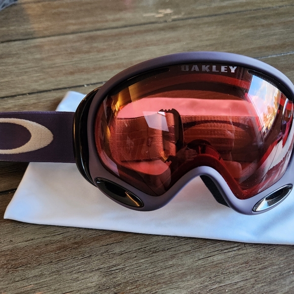 Oakley A Frame goggle - Picture 2 of 2